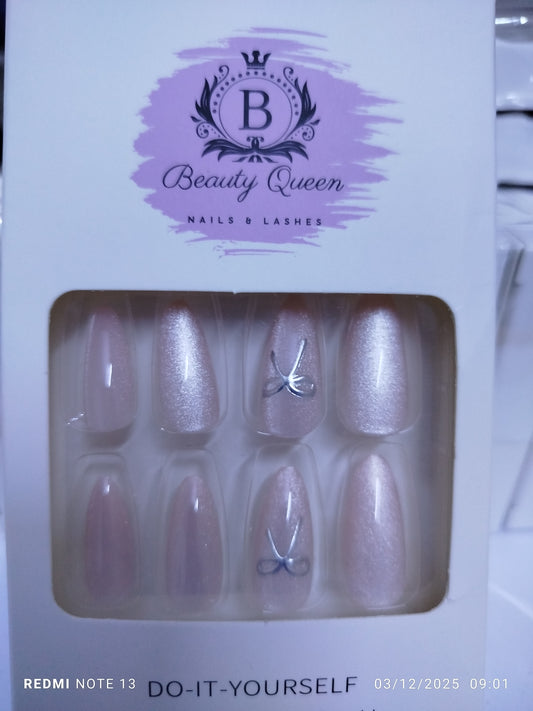 اظافر الموند magnetic فيونكه فضي