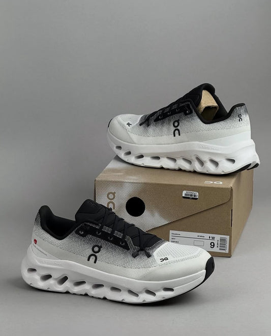 ON cloud unisex Black sneakers