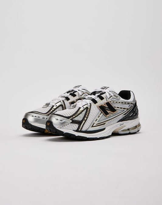New Balance black